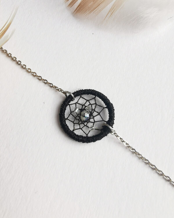 bracelet énergétique attrape rêve noir effet brillant en argent et perles de verre et cristal